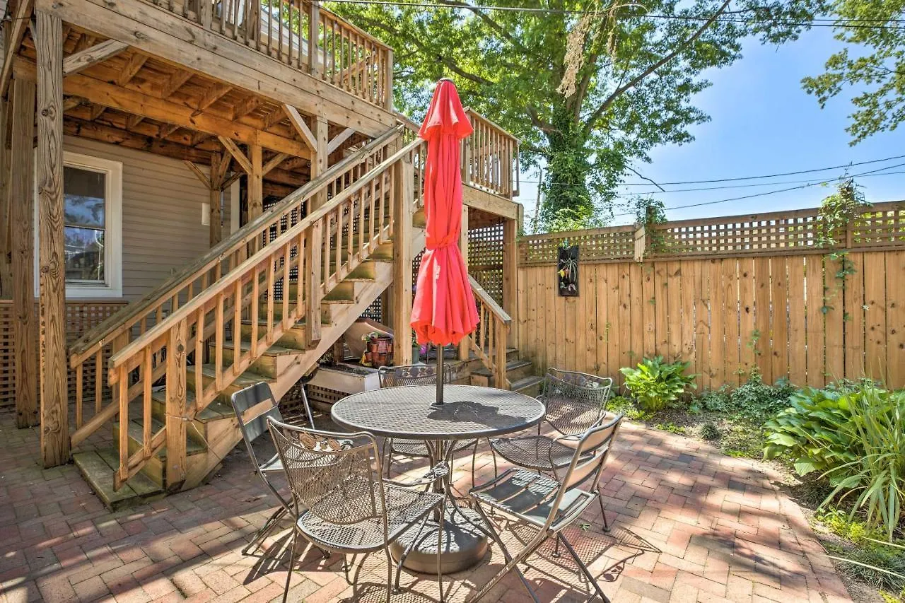 Chic Richmond Apartment With Private Deck And Patio!